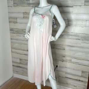 NWT vintage Lorraine night gown